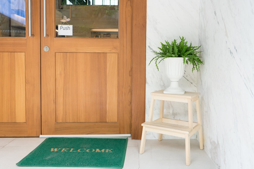 7 Best and Safe Step Stool for Older Adults (Should You Use One?)