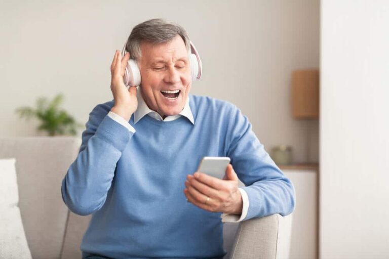 Best MP3 Players for Seniors (Updated for 2022)