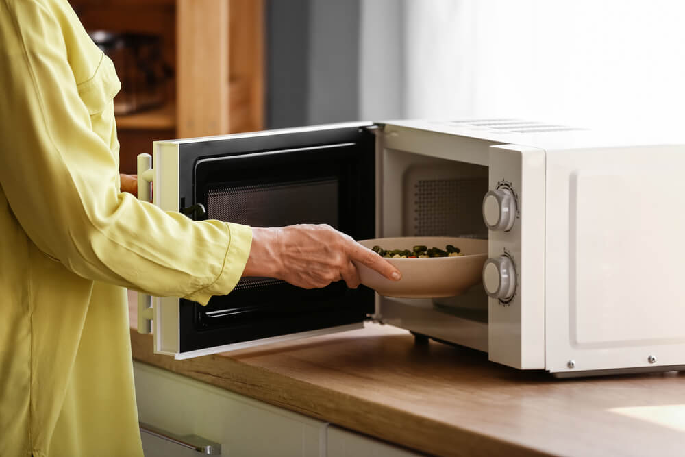 Best Simple Microwaves for Seniors & Elderly