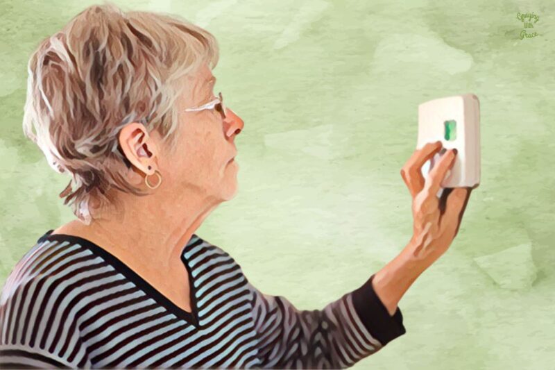 Best Thermostats for the Elderly [Simple + Techy Options]
