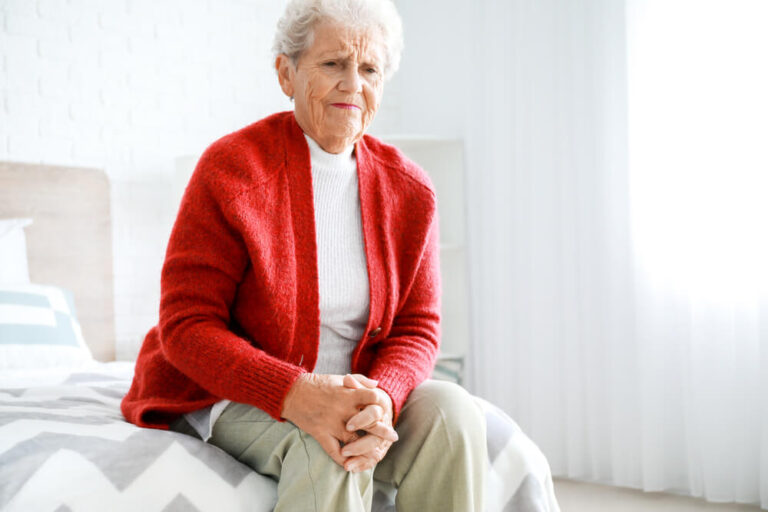5 Weighted Blankets for Joint Pain in Seniors & the Elderly