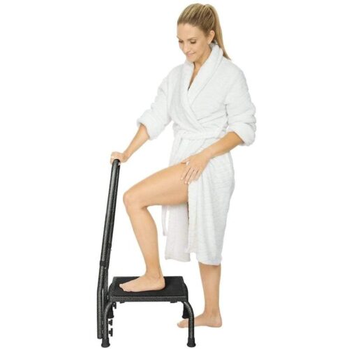 7 Best and Safe Step Stool for Older Adults (Should You Use One?)