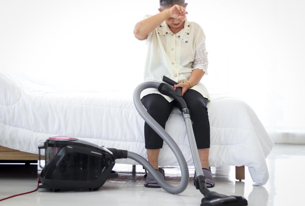 The 4 Best Cordless Vacuums for the Elderly [Lightweight & Easier to Use]