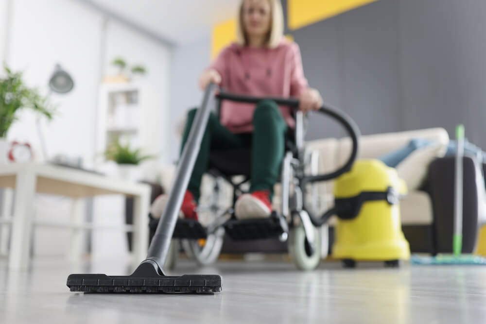 8 Helpful House Cleaning Tools For Seniors & the Elderly Graying With