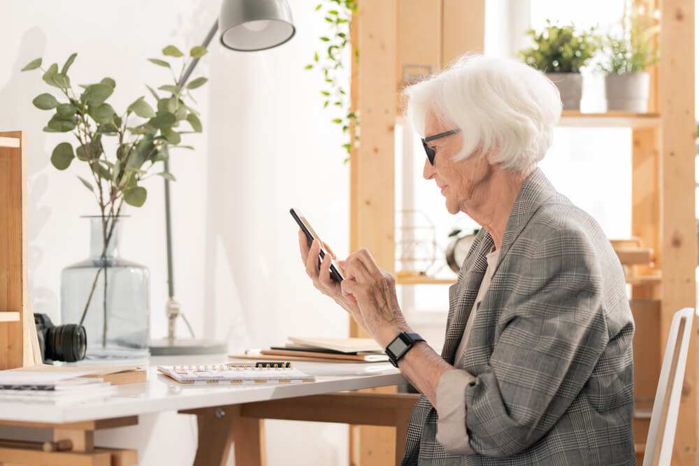 What Are the Best iPad Games For Dementia? Graying With Grace