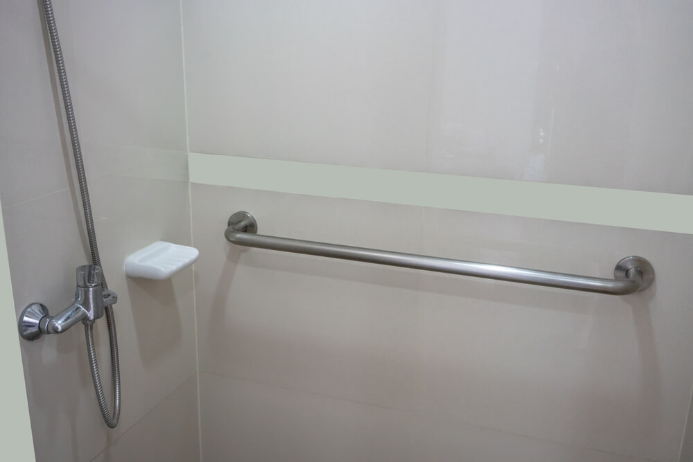 7 Bathroom Grab Bar Locations and Uses To Consider for Improving ...