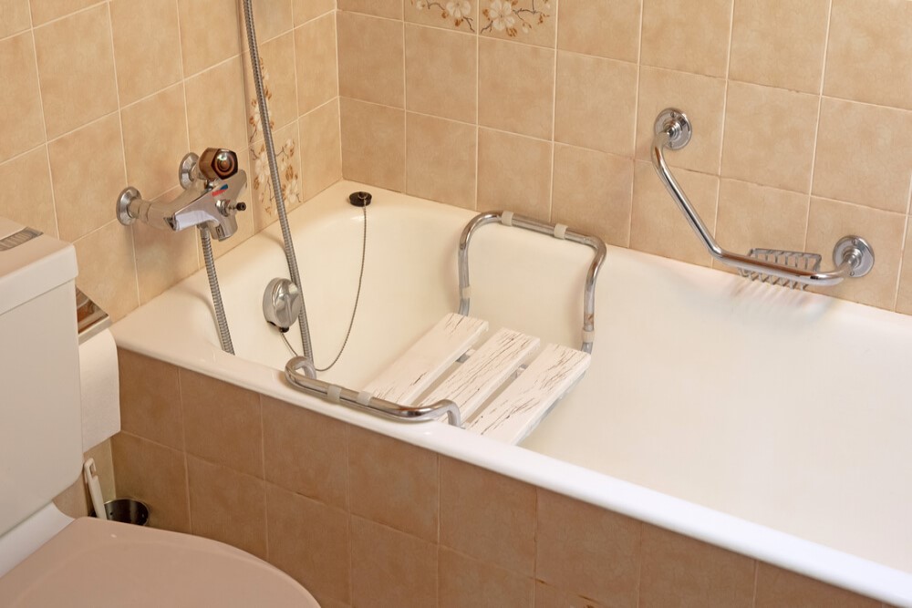 How Does a Bathtub Transfer Bench Work?
