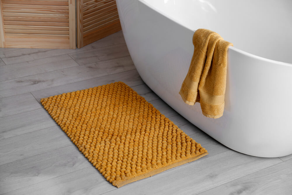 Best NonSlip Bath Mats for Elderly (2021 Edition)