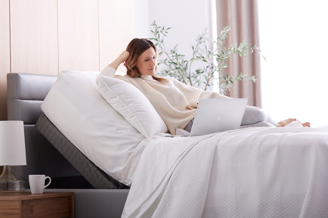 Best Adjustable Beds For More Comfortable Senior Sleep