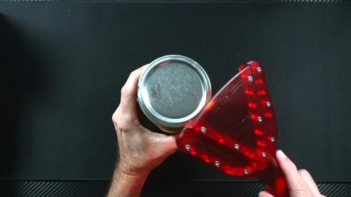 screenshot from hands on demo of Uinxan Uinxan Jar Opener for Weak Hand & Seniors with Arthritis,Easy Twist Off Bottle Caps,Patent | Unique Kitchen Gadgets, Christmas Gifts for Elderly/Women/Men (Red)