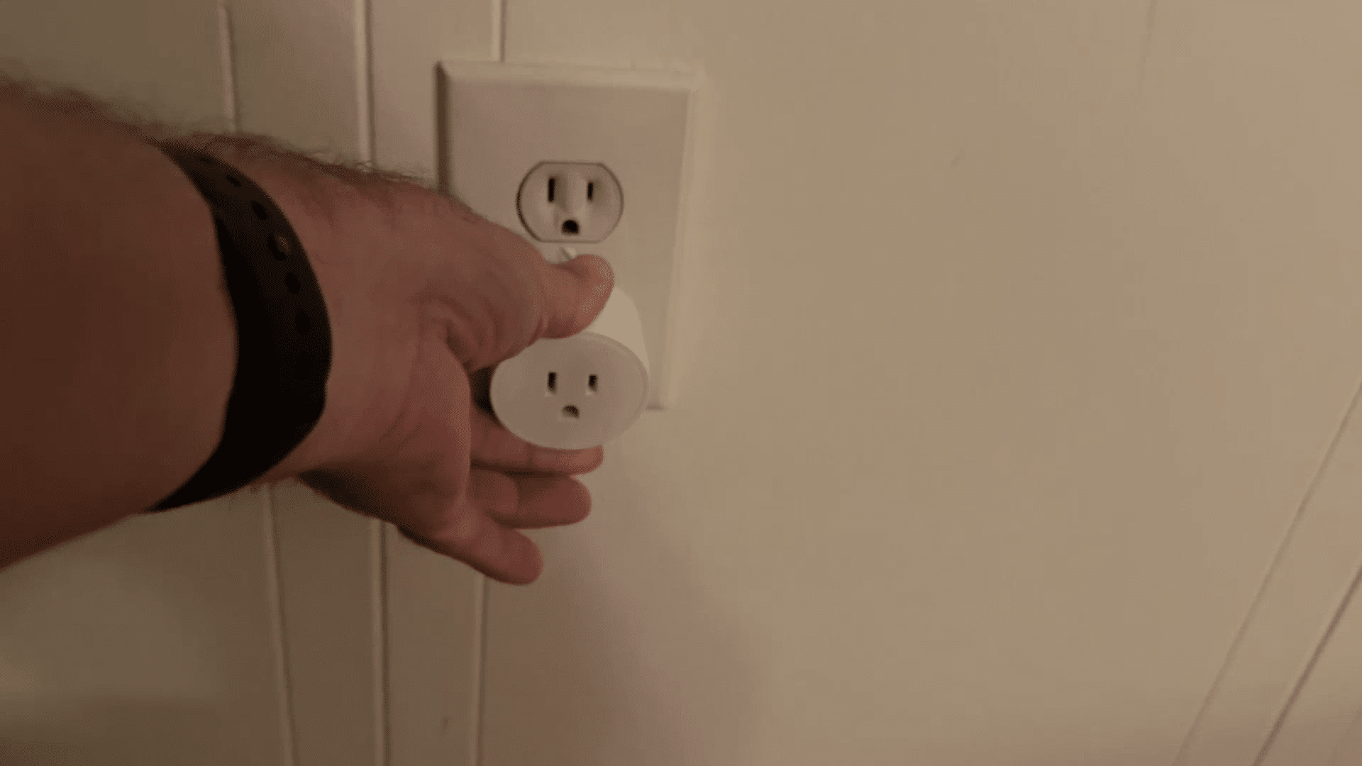 Wireless Outlet Control from Wall Switch: Move Lamps Without Rewiring