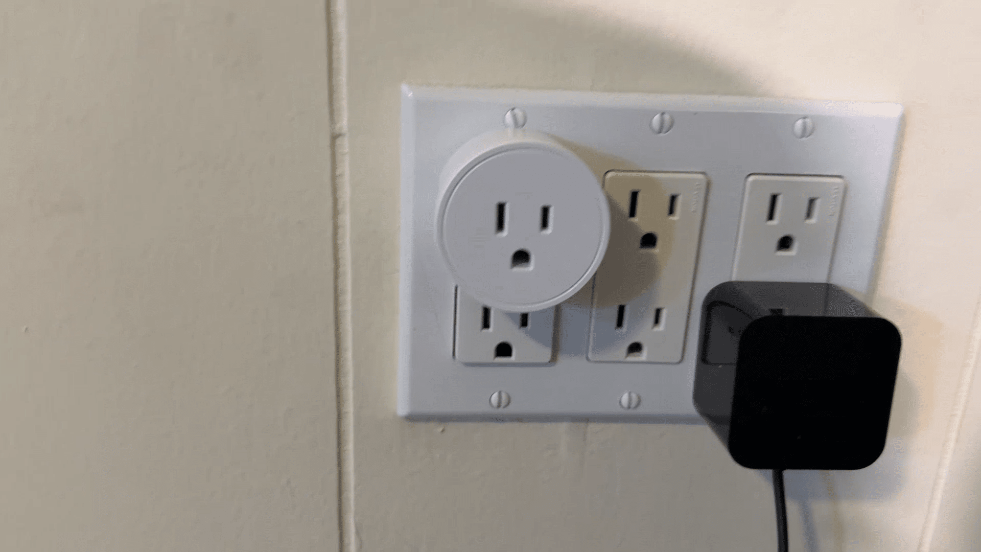 Wireless Outlet Control from Wall Switch: Move Lamps Without Rewiring