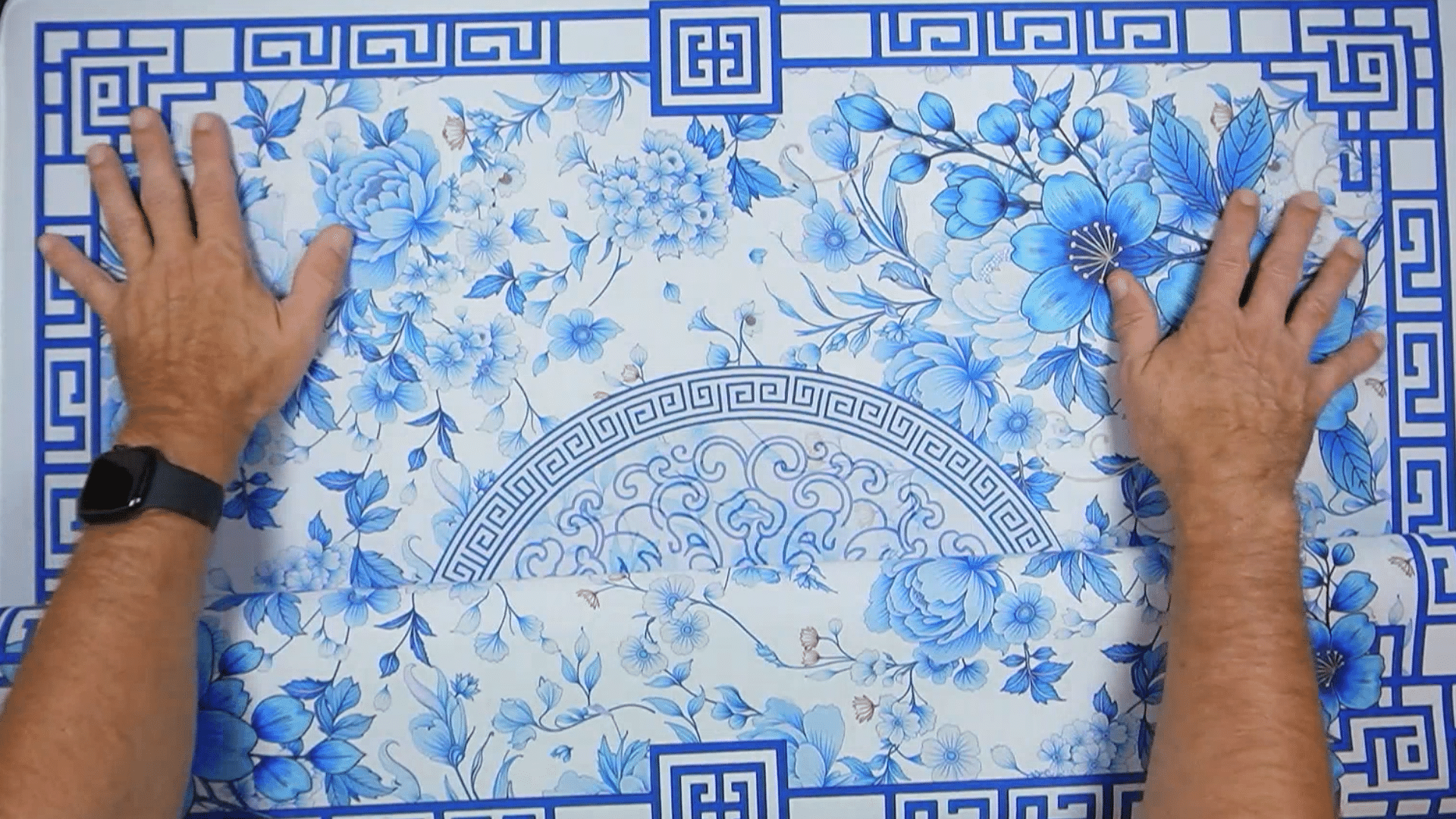 Quiet Mahjong Mat for Table Review: Peaceful Play for Seniors